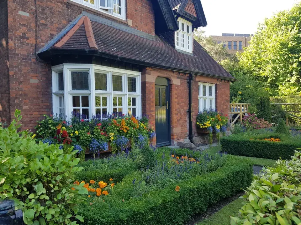 Předzahrádka u domu