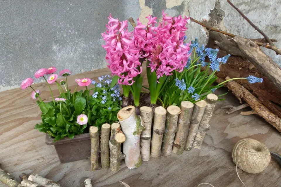 Velikonoční dekorace, truhlík