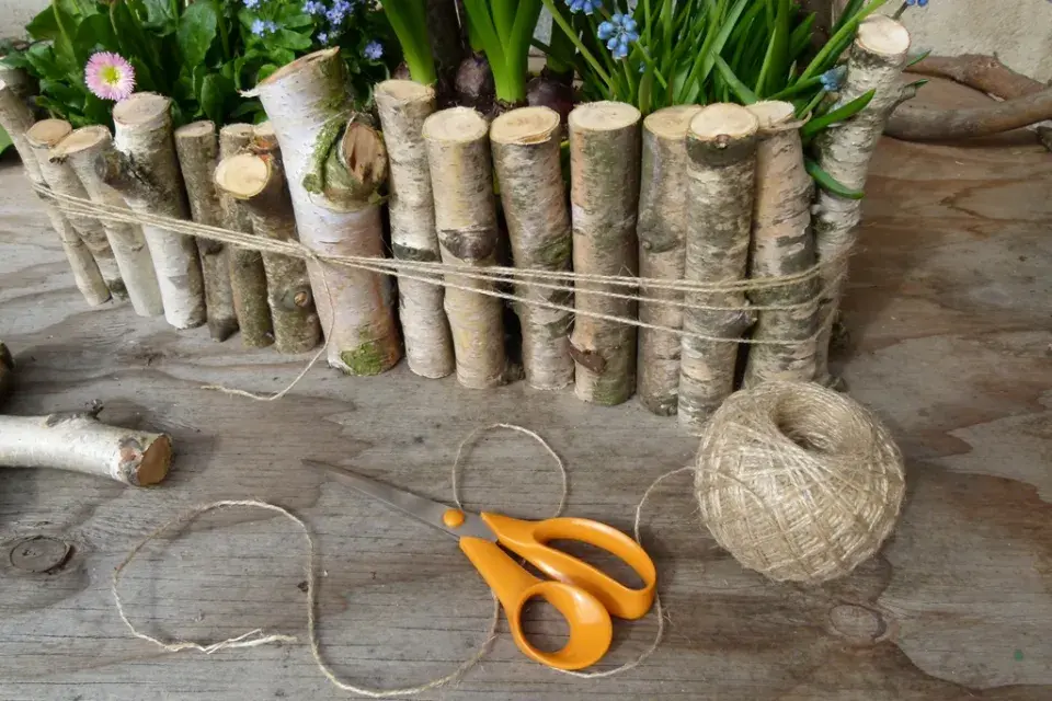 Velikonoční dekorace, truhlík