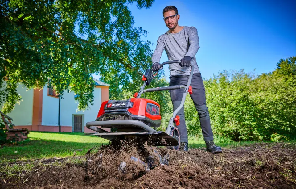 Jak udržet trávník zdravý po celý rok