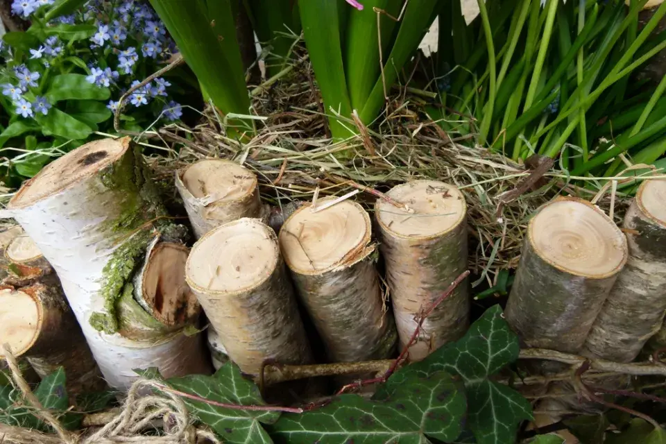 Velikonoční dekorace, truhlík