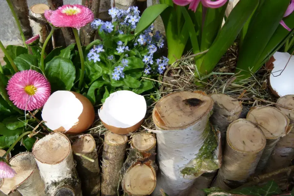 Velikonoční dekorace, truhlík