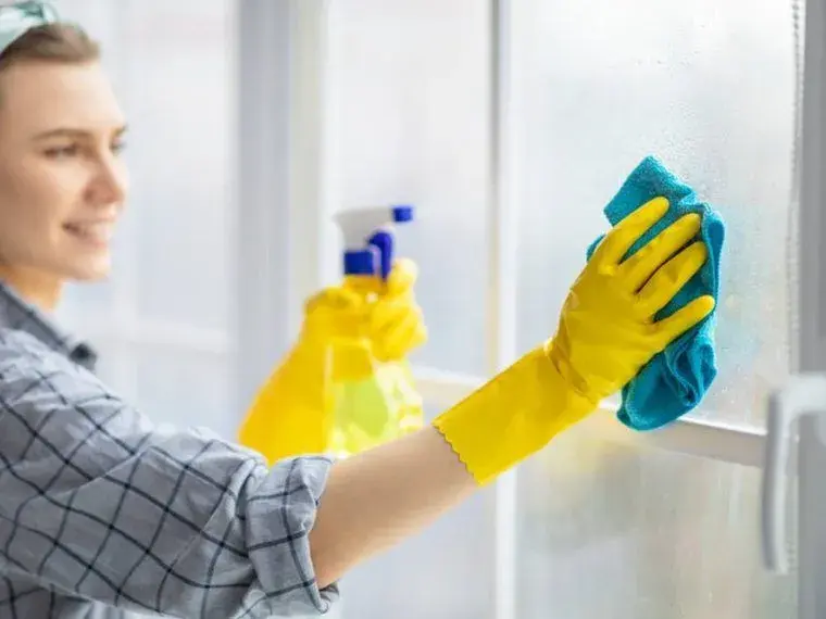 Triky při mytí a leštění oken