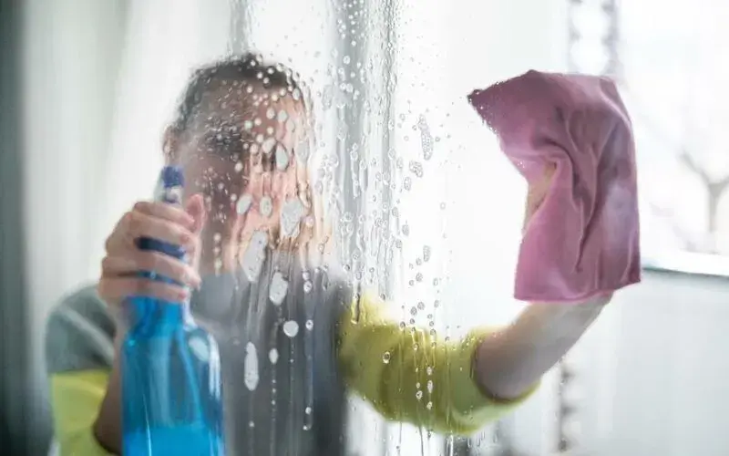 Triky při mytí a leštění oken