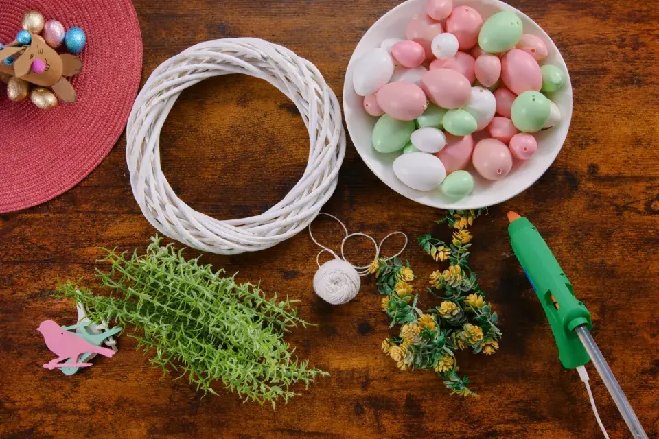 Nejkrásnější velikonoční věnce: Inspirace, která vás naladí do velikonoční nálady