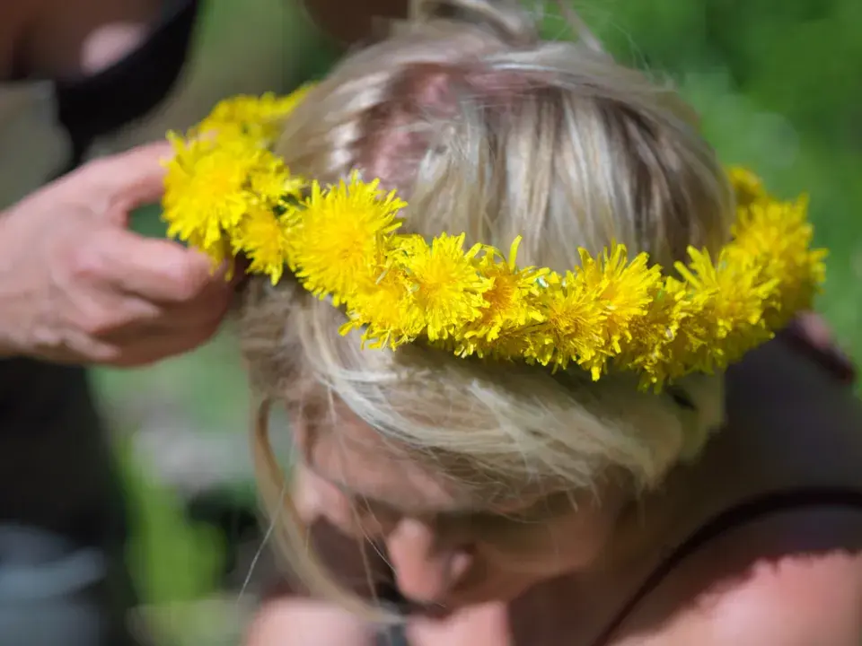 Jarní dekorace z pampelišky