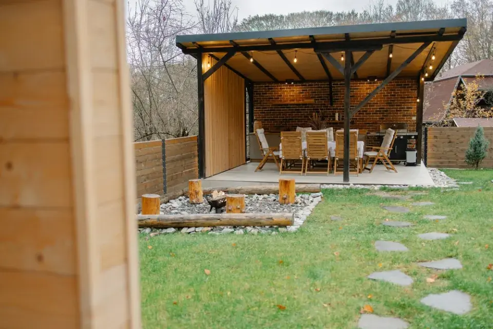 Stavba pergoly pod drobnohledem: Inspirace i odstrašující příklady černých staveb