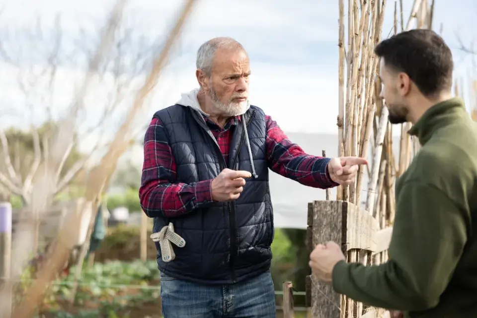 Zahrádkářská kolonie: Každodenní realita mezi záhony a ploty