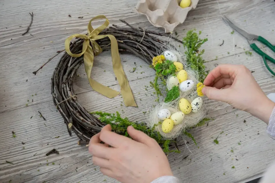Nejkrásnější velikonoční věnce: Inspirace, která vás naladí do velikonoční nálady