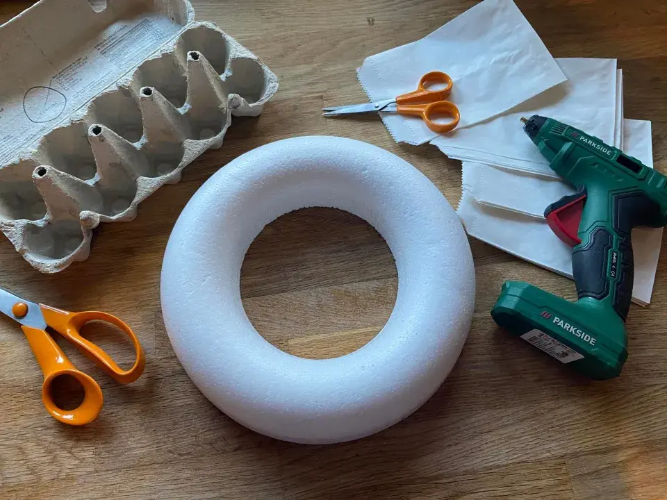 DIY věnec ze sáčků