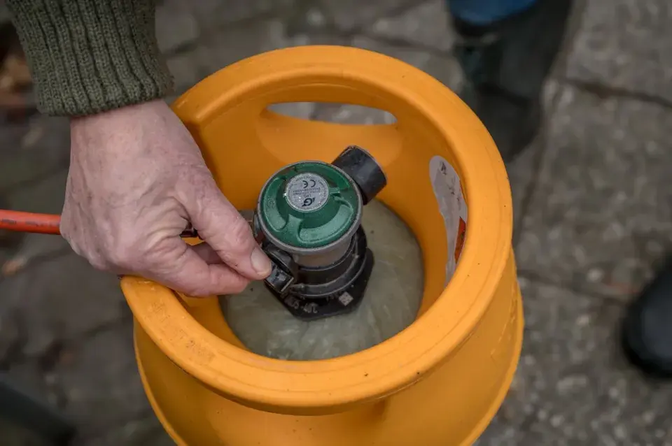 Jaké nebezpečí představuje nesprávně uskladněná plynová bomba?