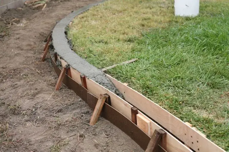 Betonové obrubníky