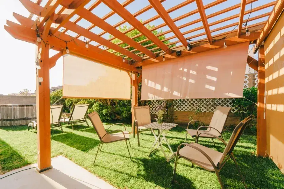 Pergola na zahradě