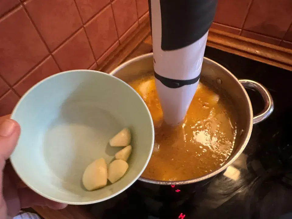 Polévka z patisonu