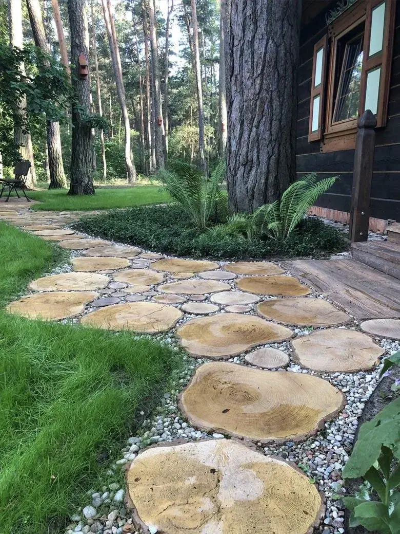 Dřevo na zahradě 