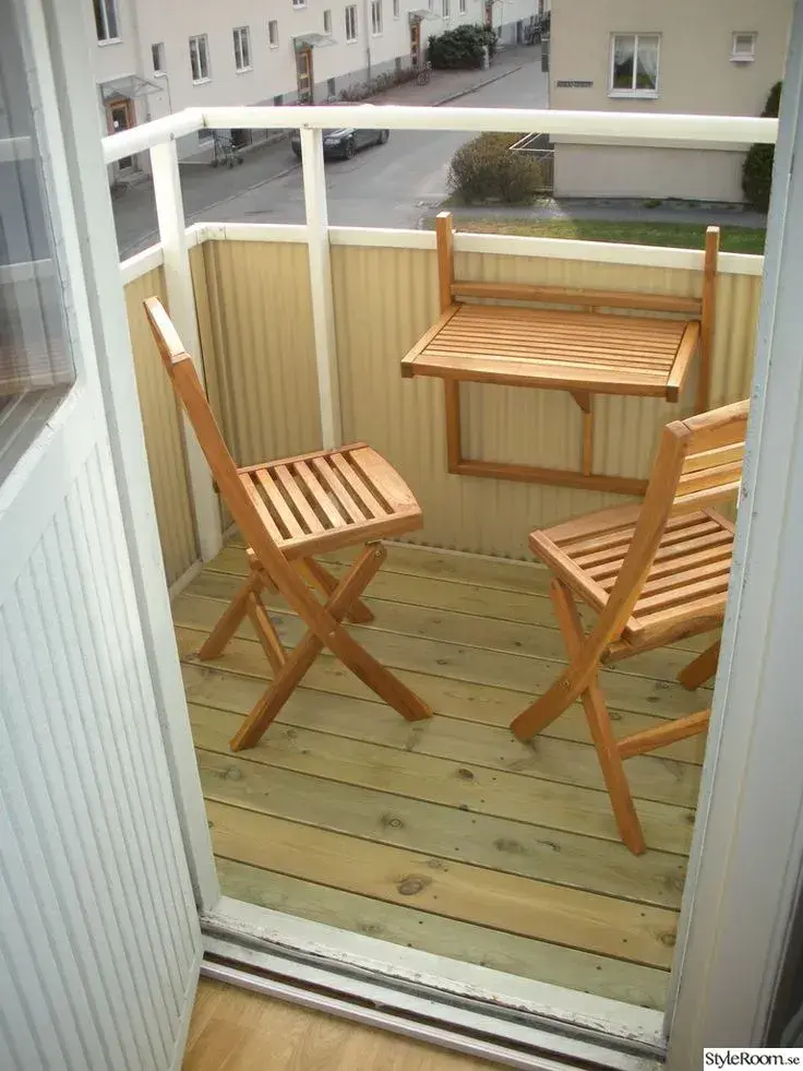 Stolek na balkon