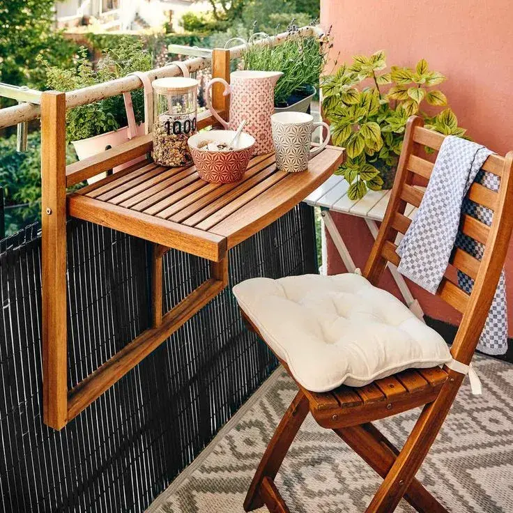 Stolek na balkon