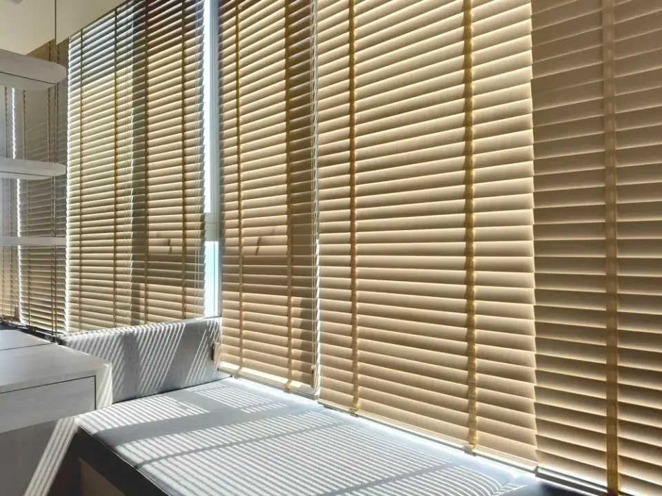 Nejoblíbenější typy žaluzií a stínění do moderních domácností