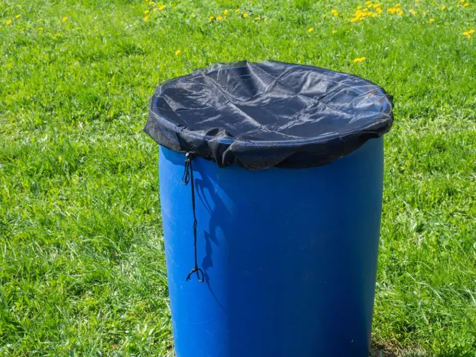 Zapáchající voda v sudu není nutná. Těmito jednoduchými kroky udržíte dešťovou vodu čistší