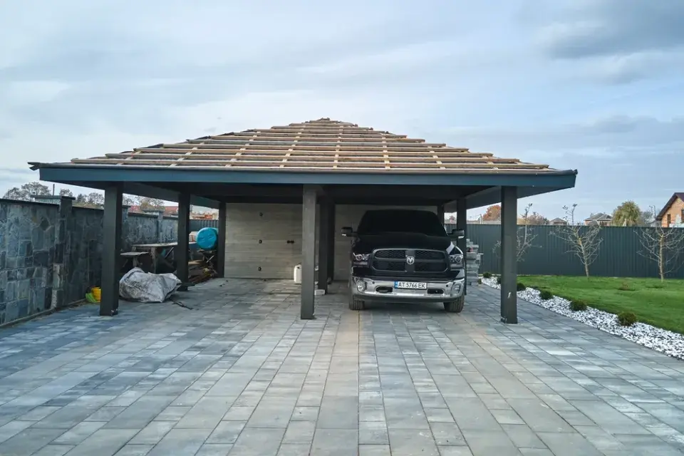 Stavba přístřešku pro auto