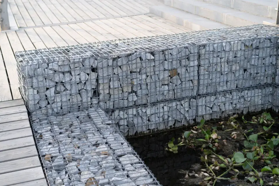 Jak v zahradě využít pletivo na zahradní konstrukce