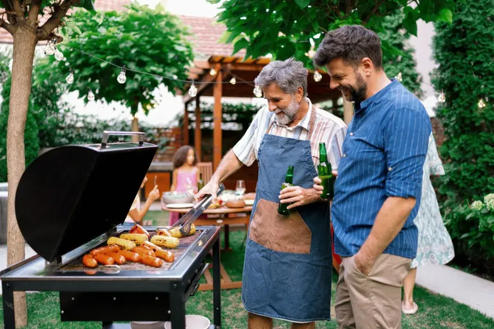 U grilu čistěte nejen rošt, ale všechny ovládací prvky