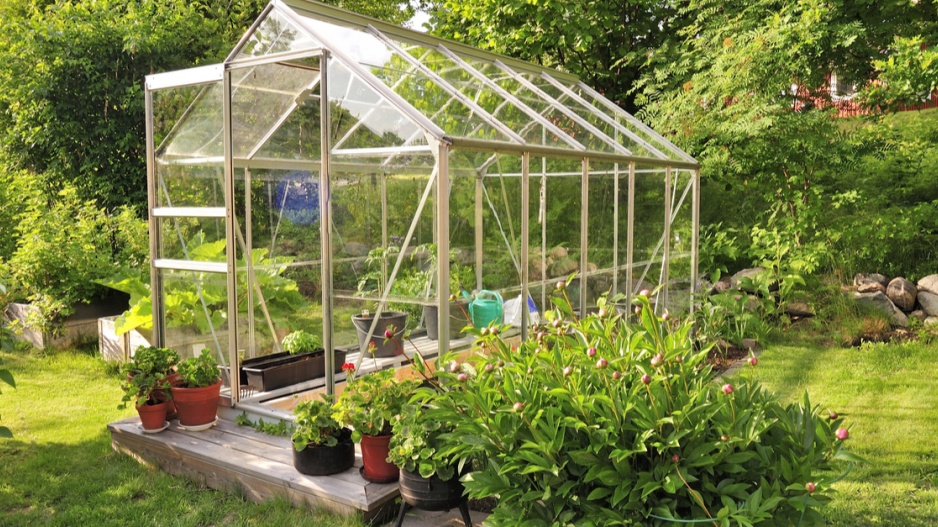 Otevřený skleník na zahradě