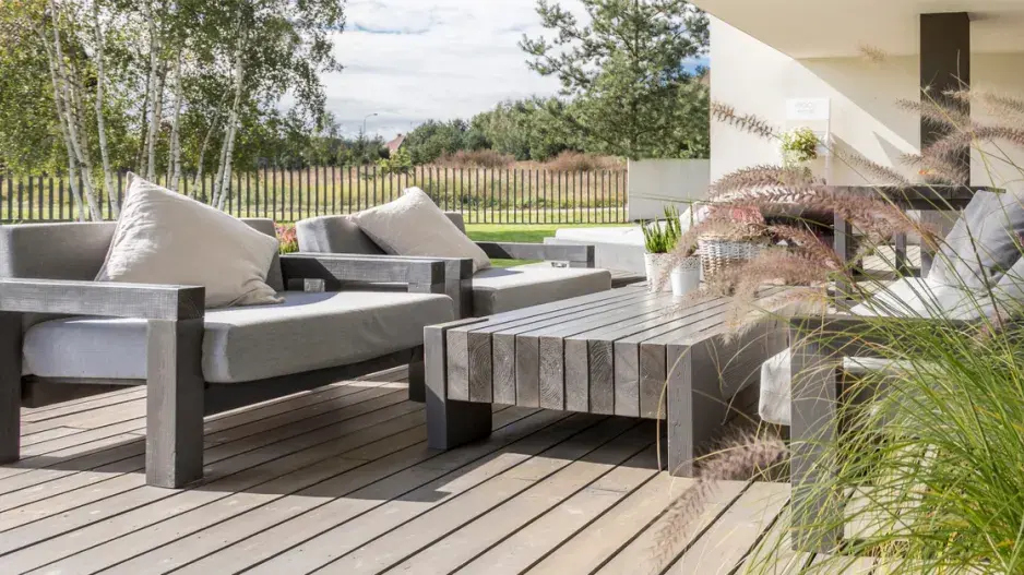 Moderní slunná terasa