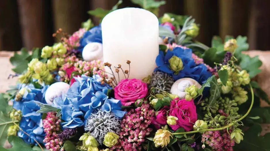 Letní květinový svícen 