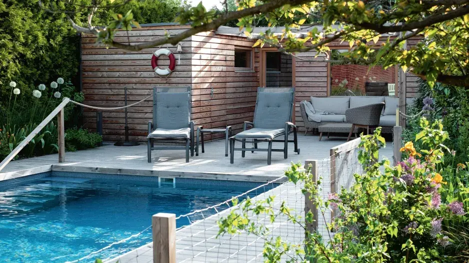 Bazén v zahradě Bazén v zahradě