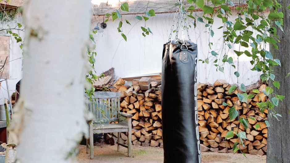 Boxovací pytel na zahradě