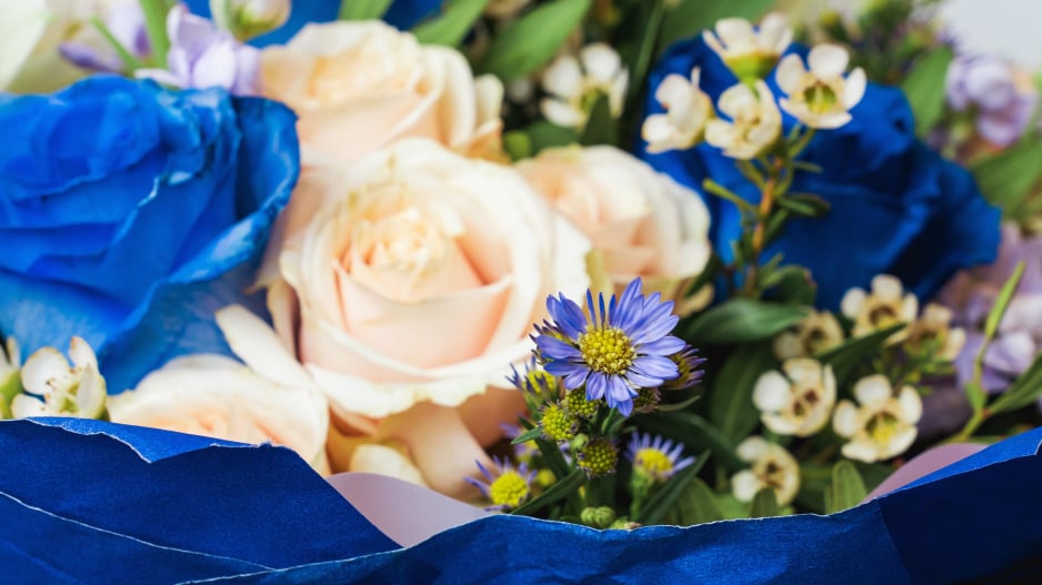 Kytice a modrou růží