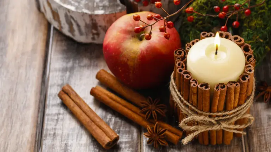 Tradiční vánoční svícen Tradiční vánoční svícen