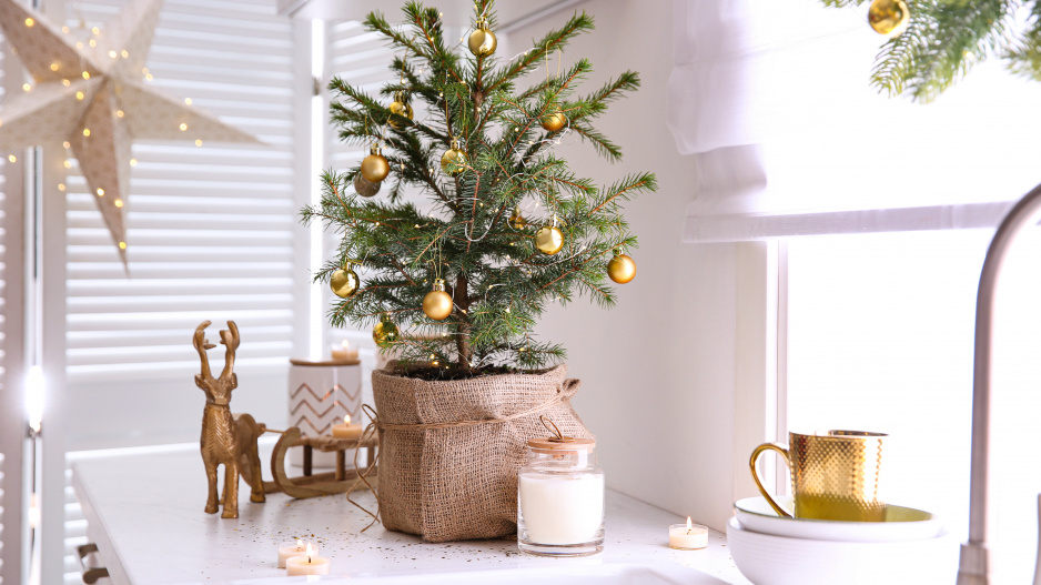 Vázaný vánoční stromeček