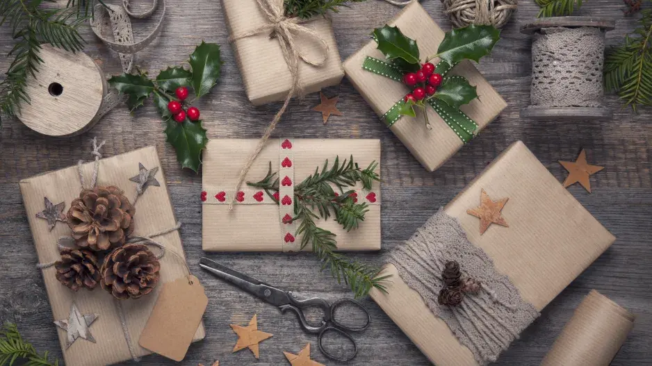 Balení vánočních dárků Balení vánočních dárků