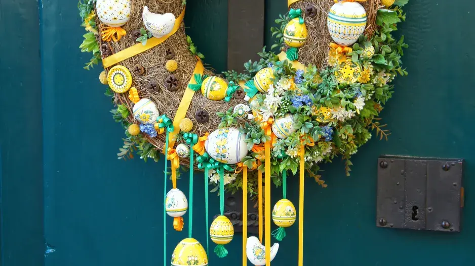 velikonoční věnec na dveře velikonoční věnec na dveře