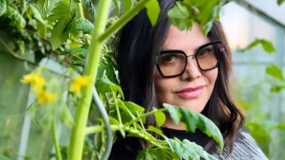 Ilona Csáková ve skleníku