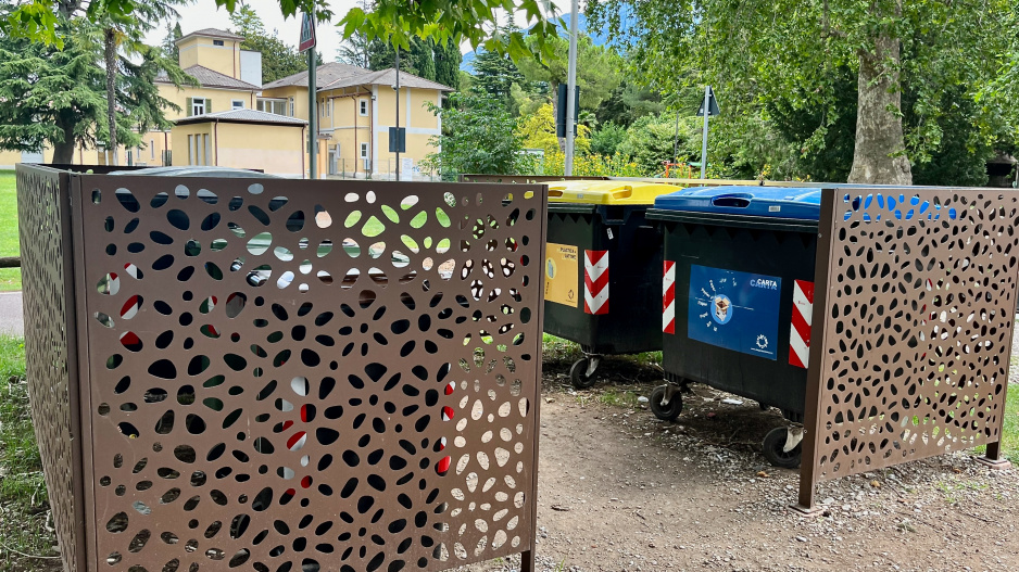 i kontejnery lze dobře zakrýt