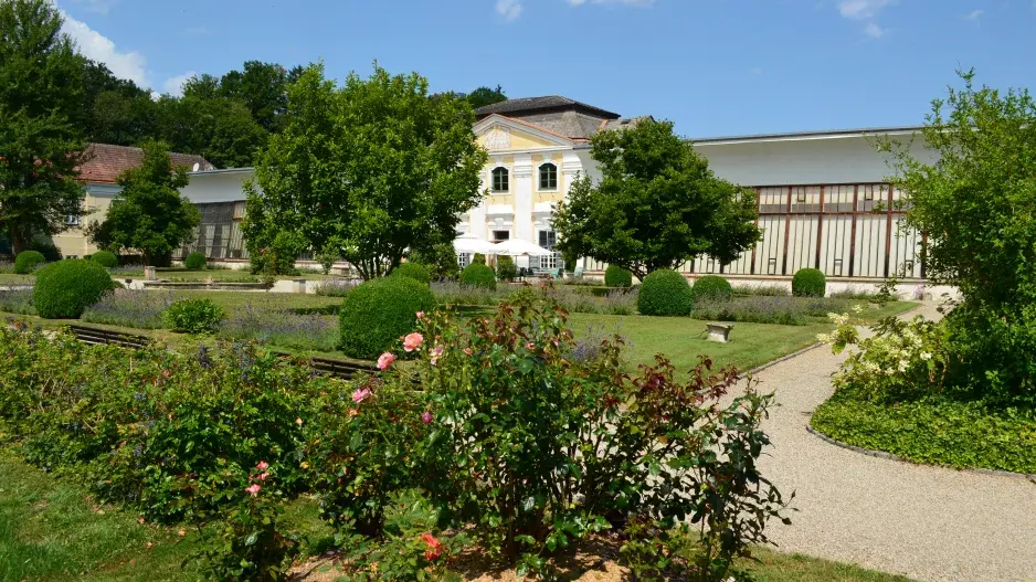 Rakouské klášterní zahrady voní bylinkami