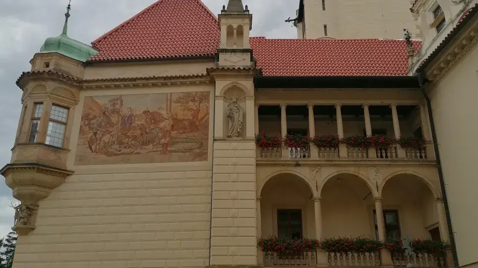 Malé nádvoří s kašnou Malé nádvoří s kašnou