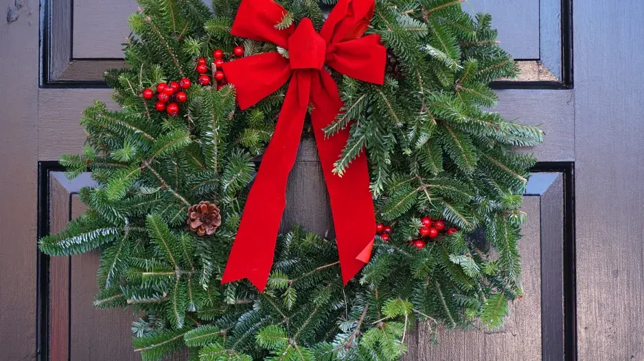 závěsný věnec na dveře