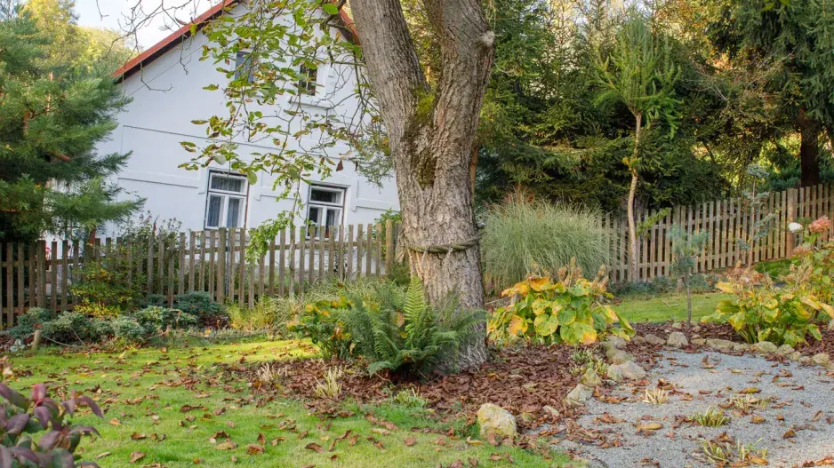 Část zahrady nazvaná Přes vodu