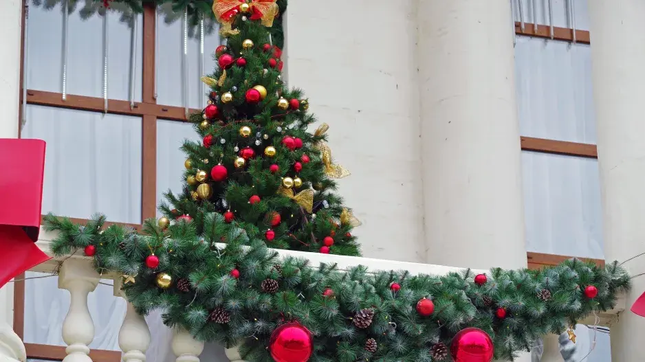 Vánoční výzdoba balkonu