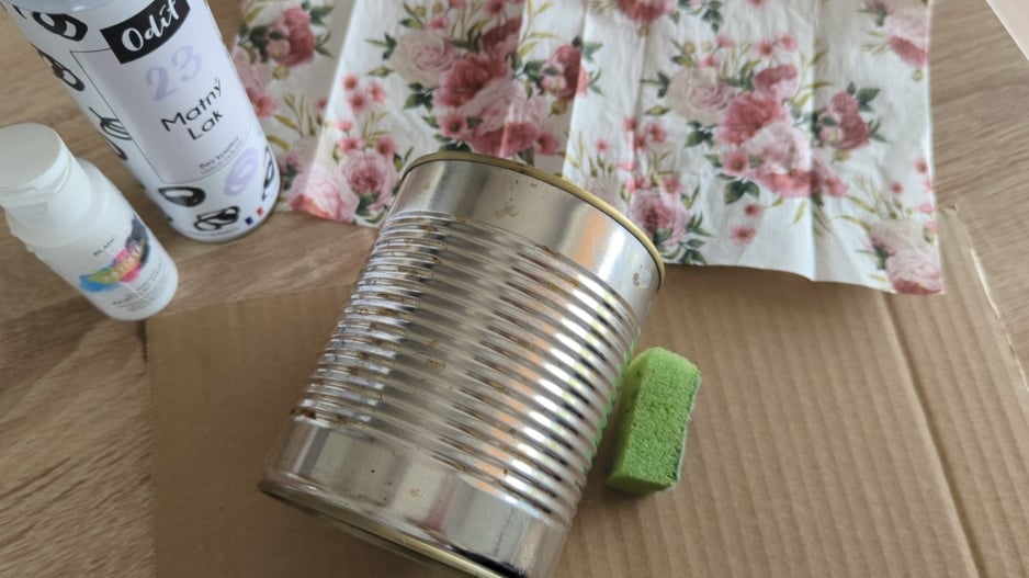DIY: Květináč z plechovky