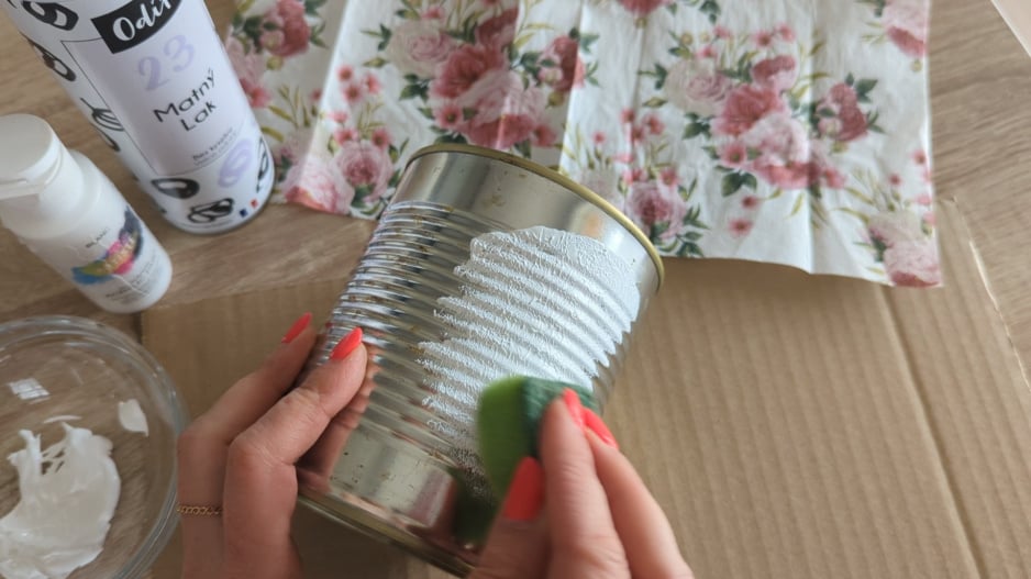 DIY: Květináč z plechovky