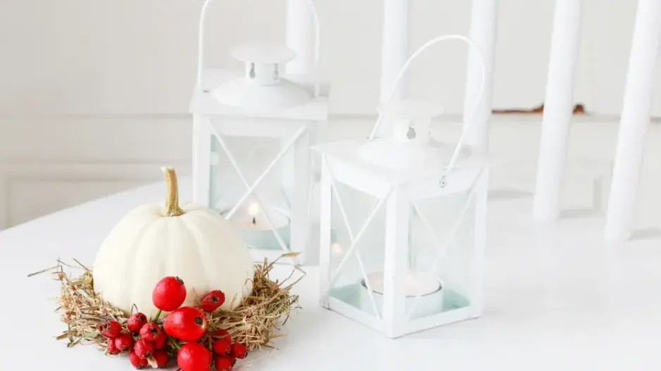 Dekorace z bílé dýně ohromí jednoduchostí a elegancí
