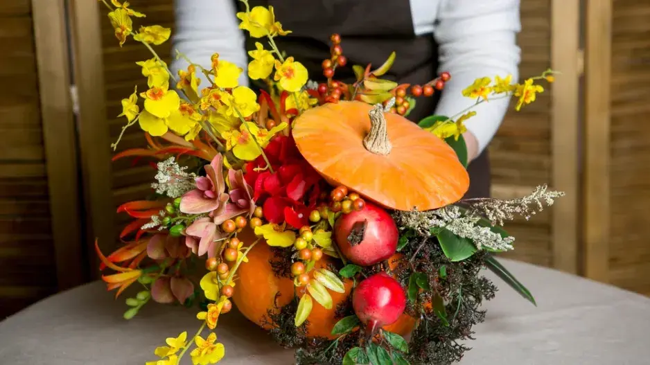 Výroba dekorace z dýně s pokličkou