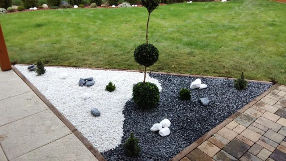 Zahradní materiály v podobě kamínků 