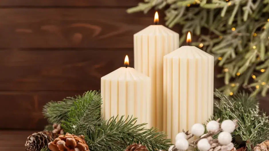 Vánoční svícny jako součást domácí atmosféry