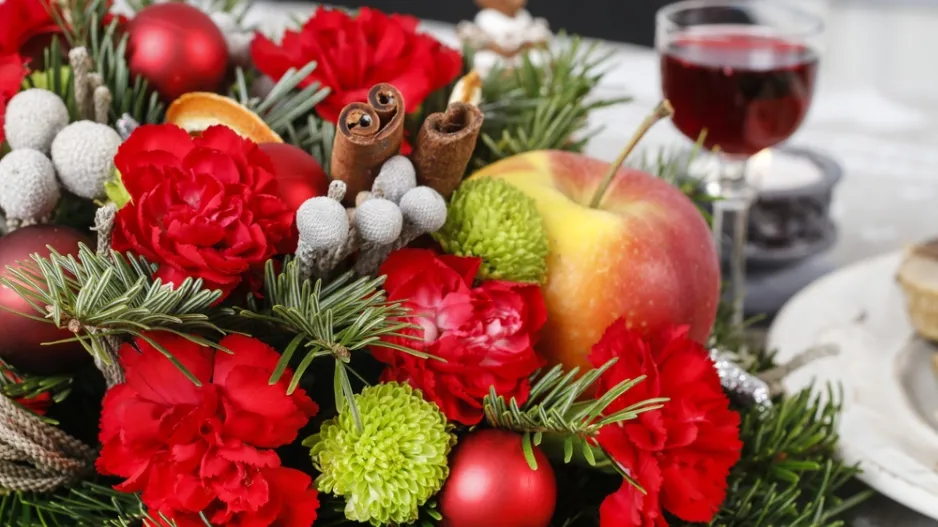 Návod na výrobu adventního věnce s čerstvými květinami